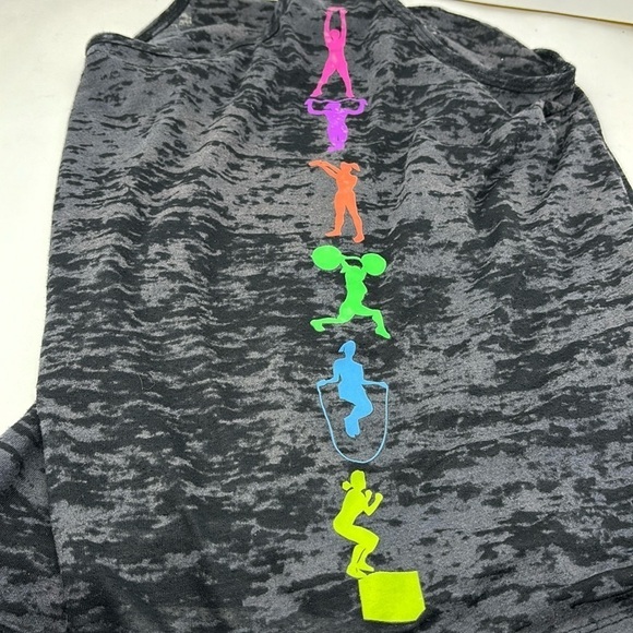 gym t-shirt Women's sleeveless in gray with exercise figures size M - Picture 1 of 9